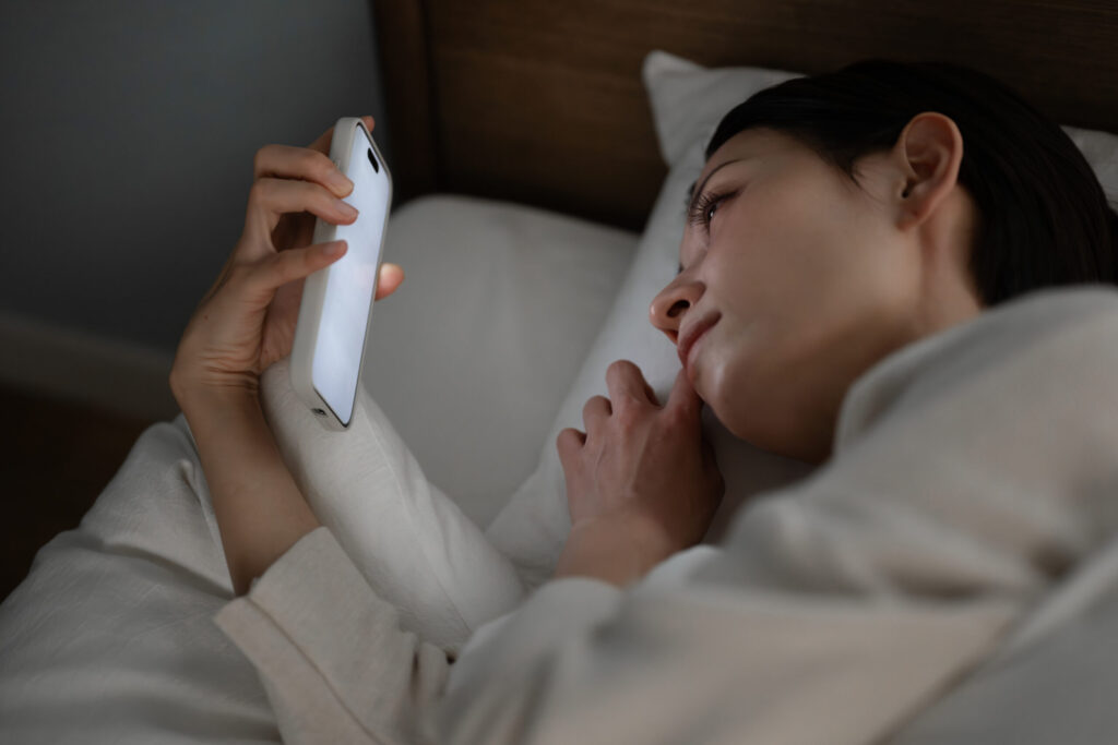 2-3. スマートフォンやデスクワークによる目周りの緊張