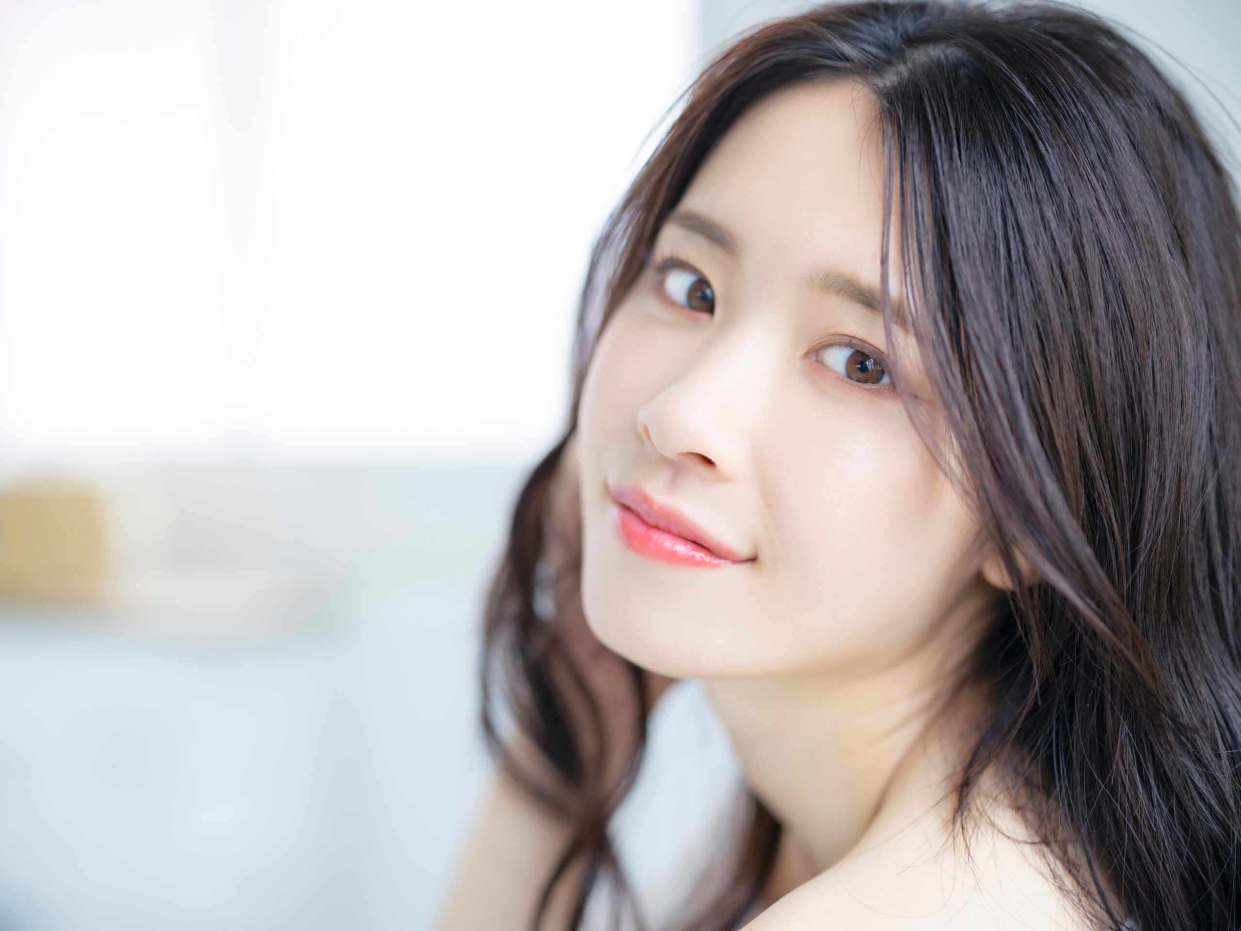 目の下のたるみは改善できる？原因と正しいセルフケア、根本から変える美容医療まで専門医が解説