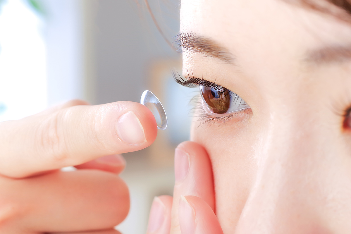 クマ取り後コンタクトはいつから？術後の装着時期と安全な再開方法を徹底解説