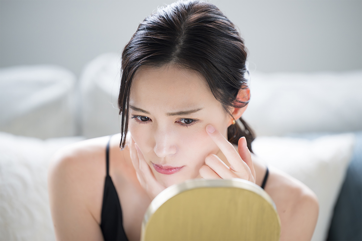 紫クマの原因と治し方とは？青クマ・赤クマの混合タイプの特徴と効果的な治療法を解説！